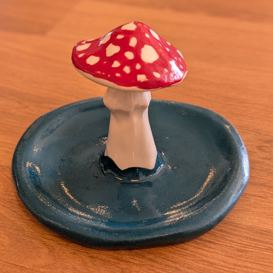 Mushroom ring dish