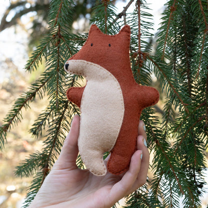 Flynn the Fox stitching kit