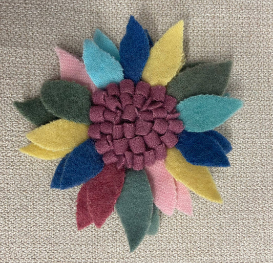 No-sew Wool Flower Pin