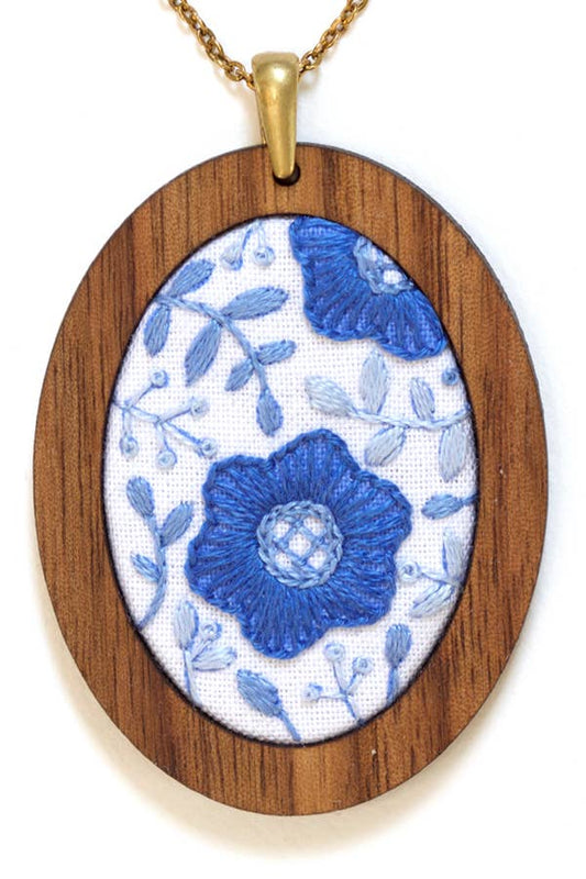 Delft Daisy embroidered pendant kit