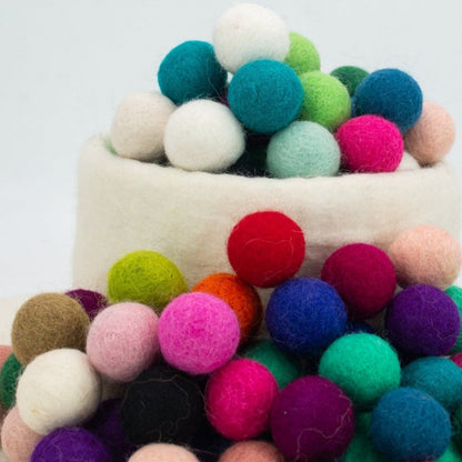 2 cm Bright colors pom pom felt balls jewelry making beads woolen